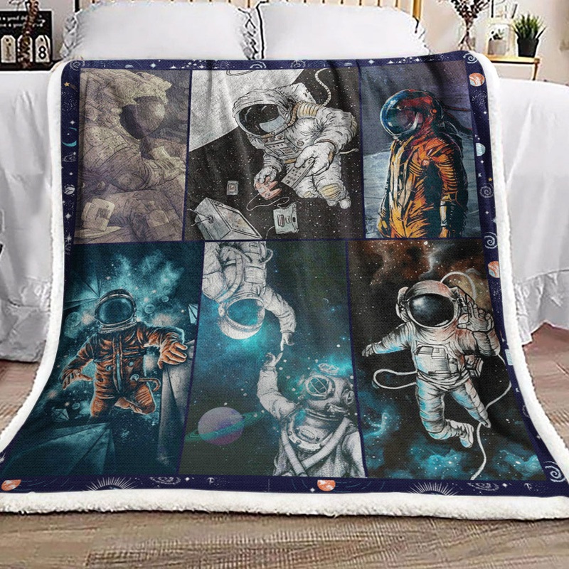 Astronaut DD031010F Sherpa Fleece Blanket