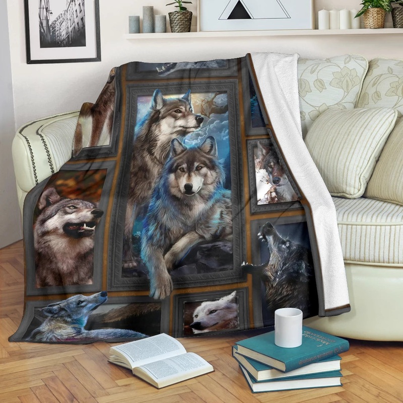 Wolf CLA0810509F Sherpa Fleece Blanket