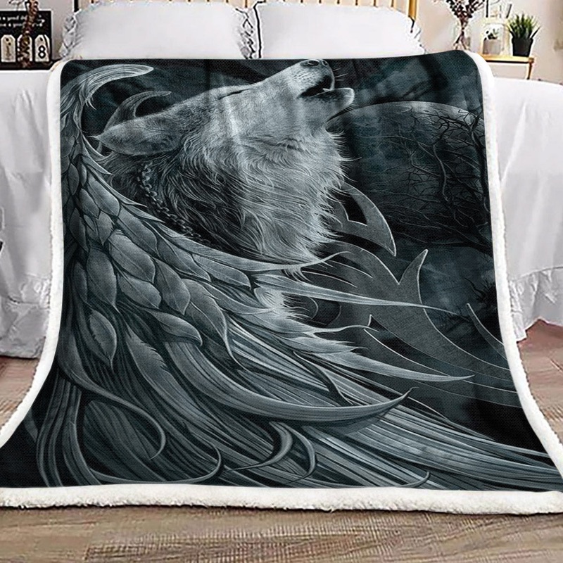 Wolf HN0210259F Sherpa Fleece Blanket