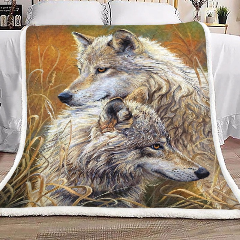 Wolf TN0810138TT Sherpa Fleece Blanket