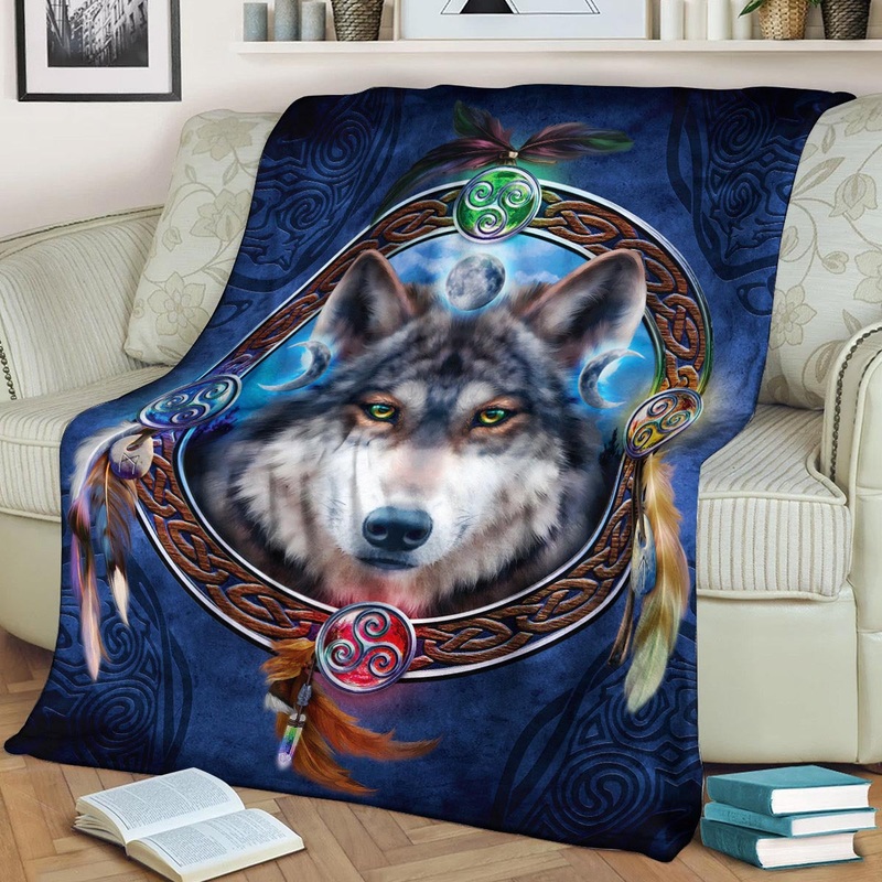 Wolf DD220852F Sherpa Fleece Blanket