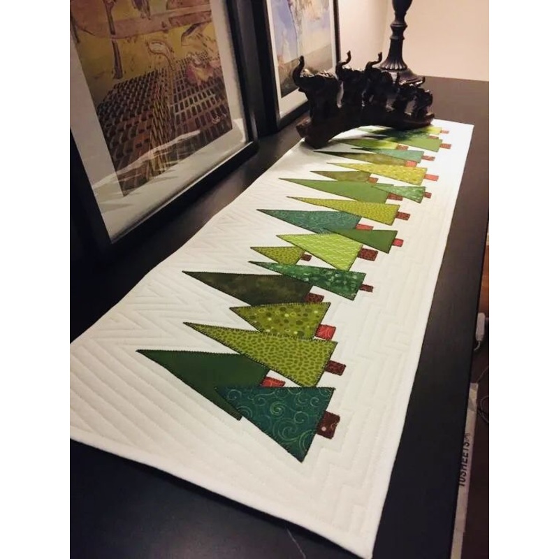 Christmas Tree TAI15112337 Quilted Table Runner