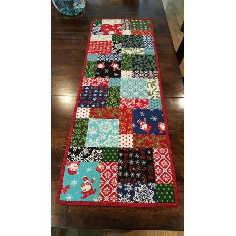 Christmas Pattern CLA20112366 Quilted Table Runner