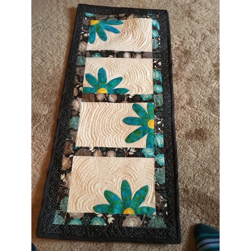 Flower CLA16112349 Quilted Table Runner