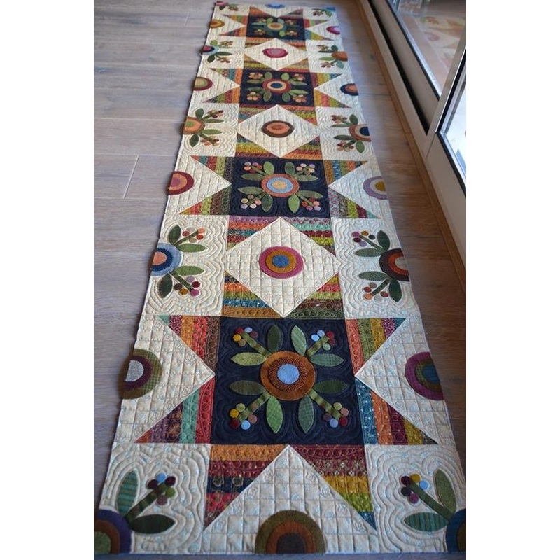 Flower Star CLA16112354 Quilted Table Runner