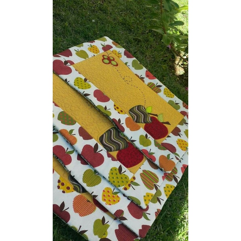 Apple CLA21112383 Quilted Placemats