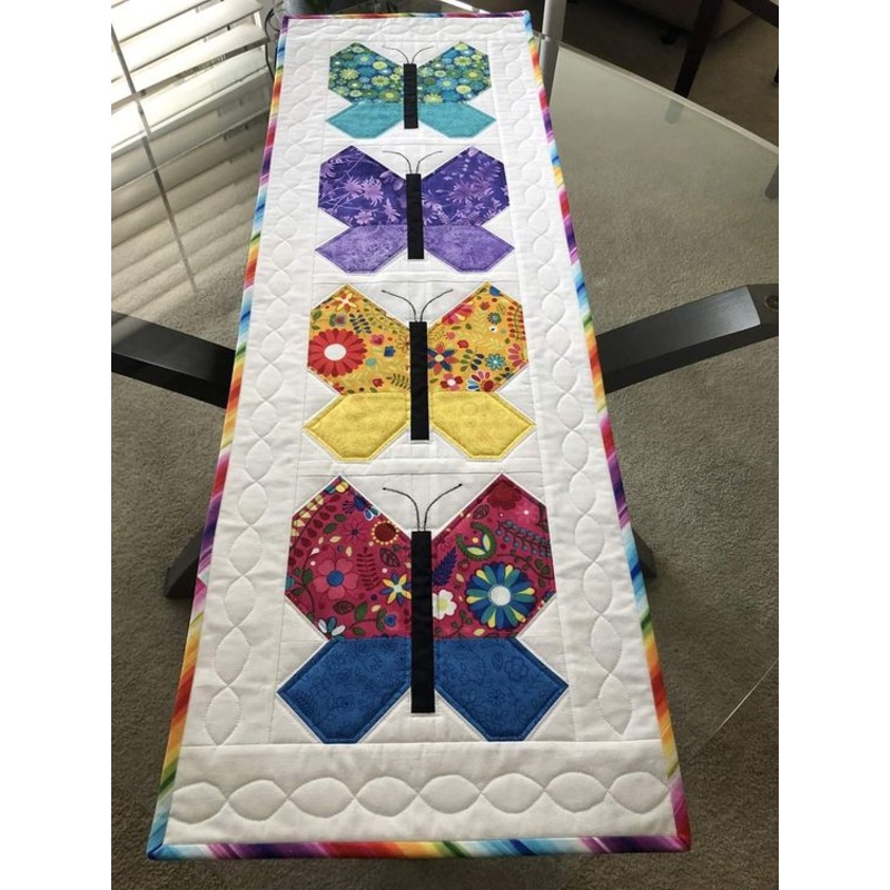 Butterfly CLA21112366 Quilted Table Runner