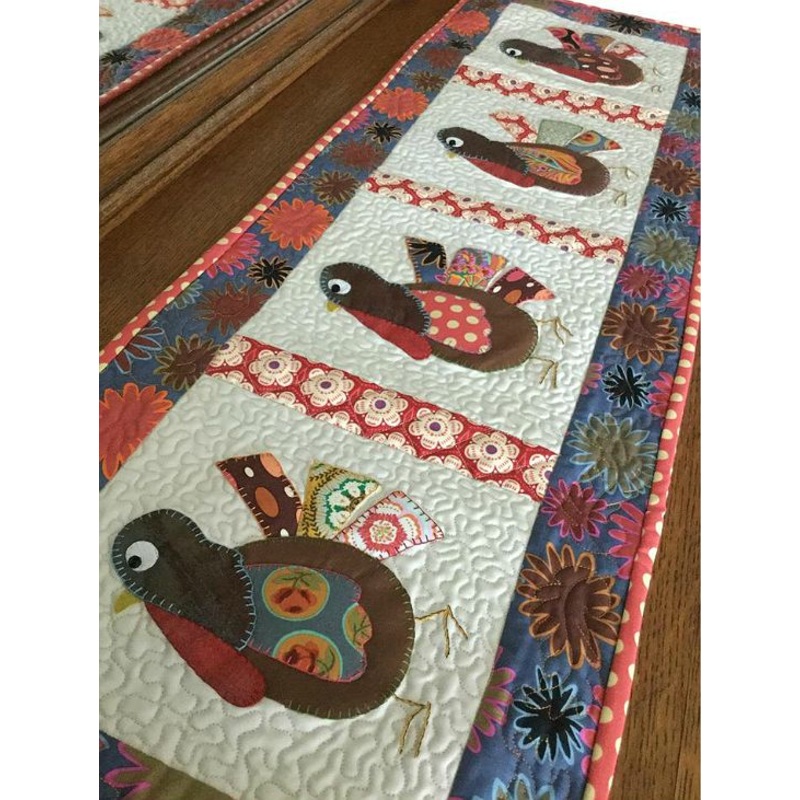 Chicken CLA21112355 Quilted Table Runner