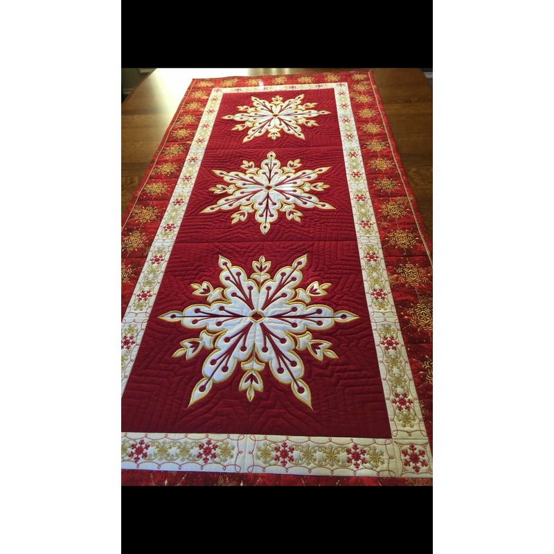 Christmas Flower CLA23112307 Quilted Table Runner
