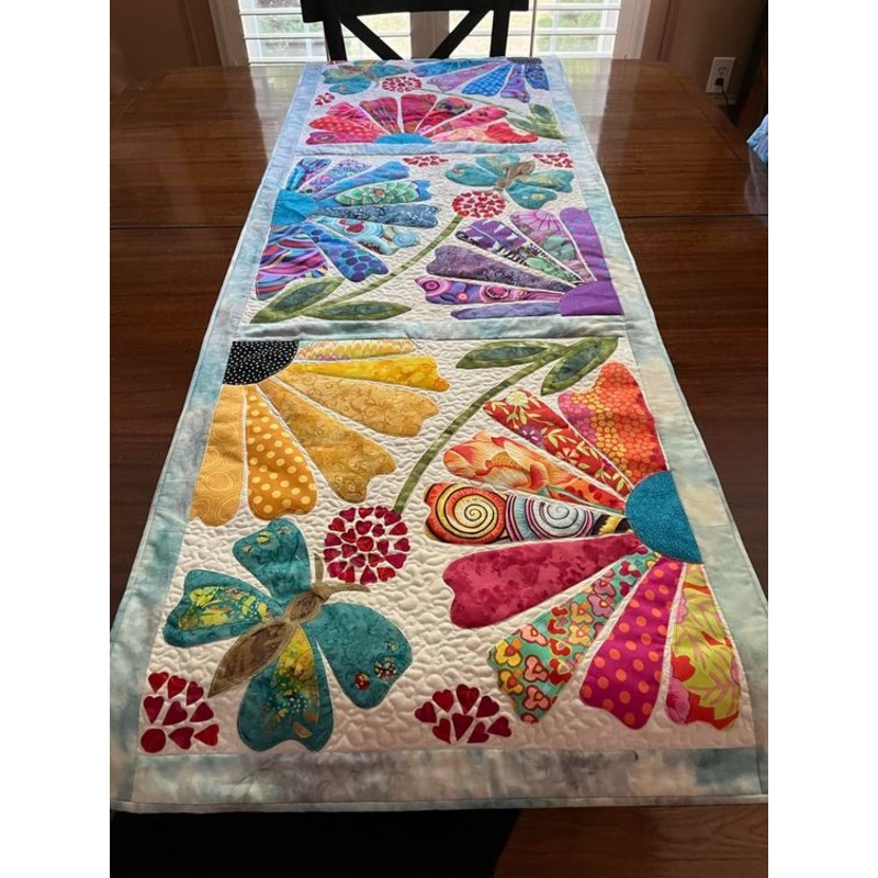 Flower CLA21112365 Quilted Table Runner