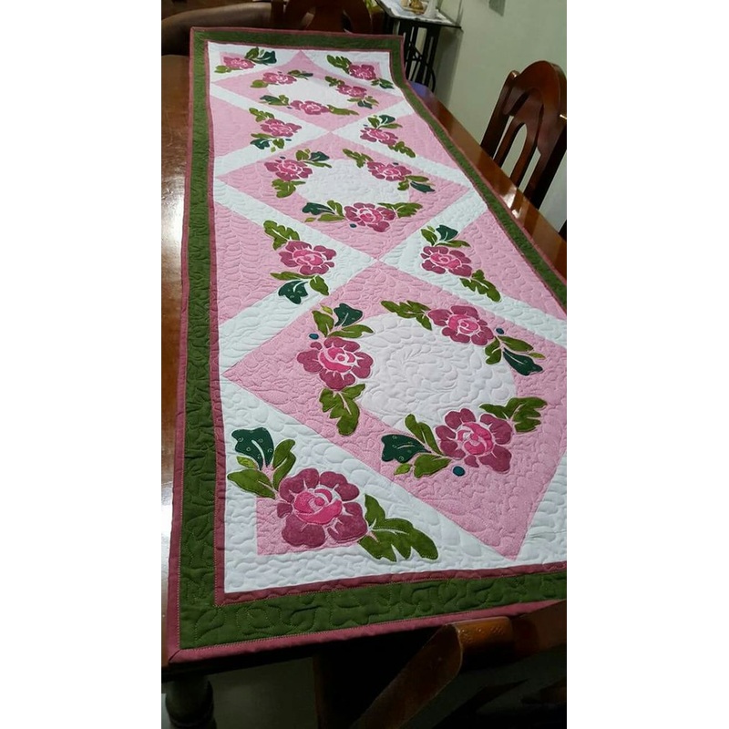 Flower CLA23112308 Quilted Table Runner