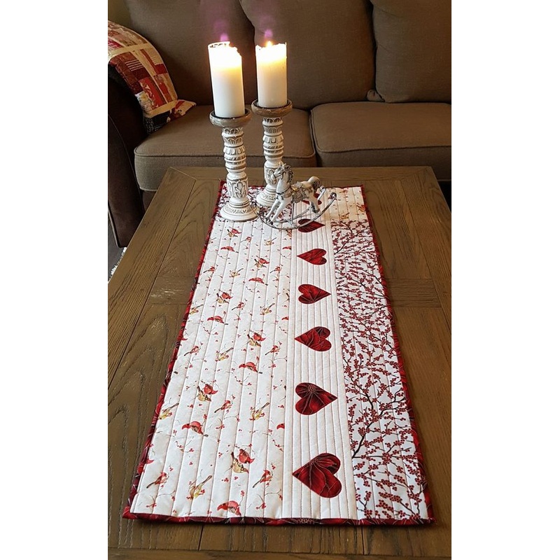 Heart CLA21112344 Quilted Table Runner