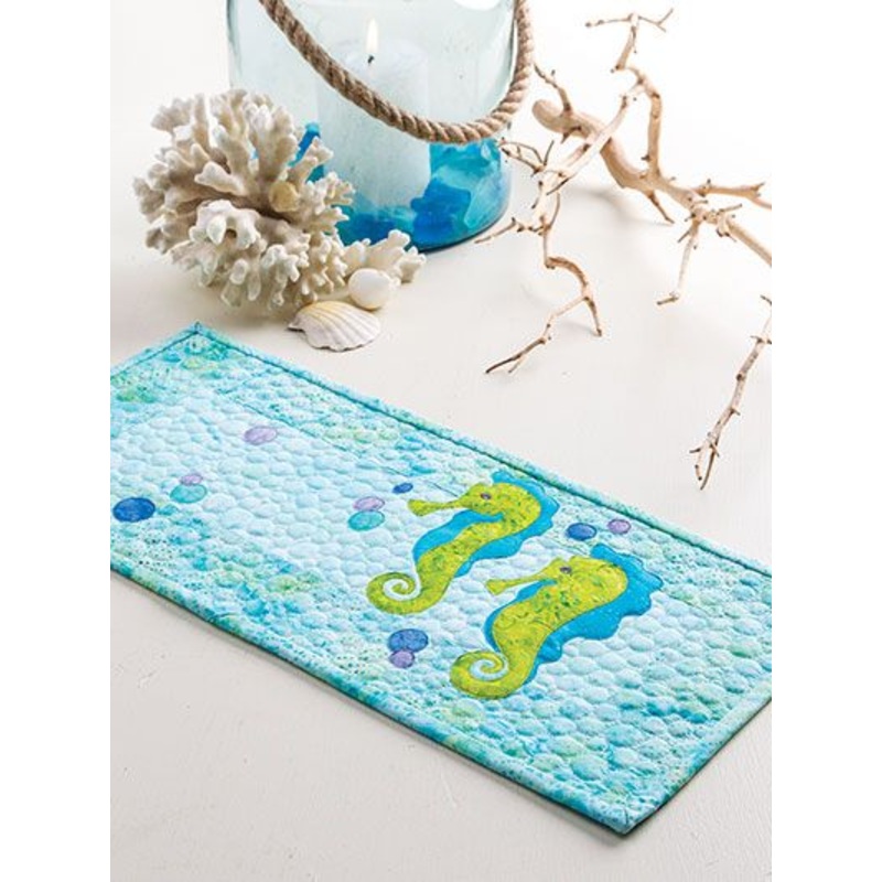 Seahorse CLA23112309 Quilted Table Runner