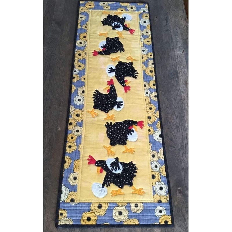 Chicken CLA04122313 Quilted Table Runner