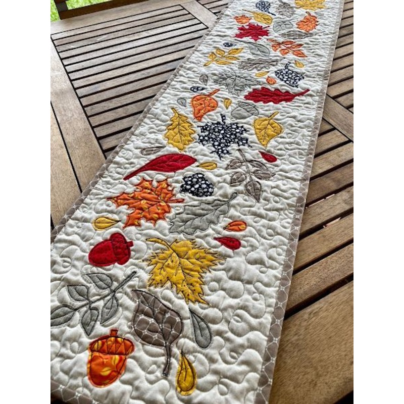 Leaves CLA04122326 Quilted Table Runner