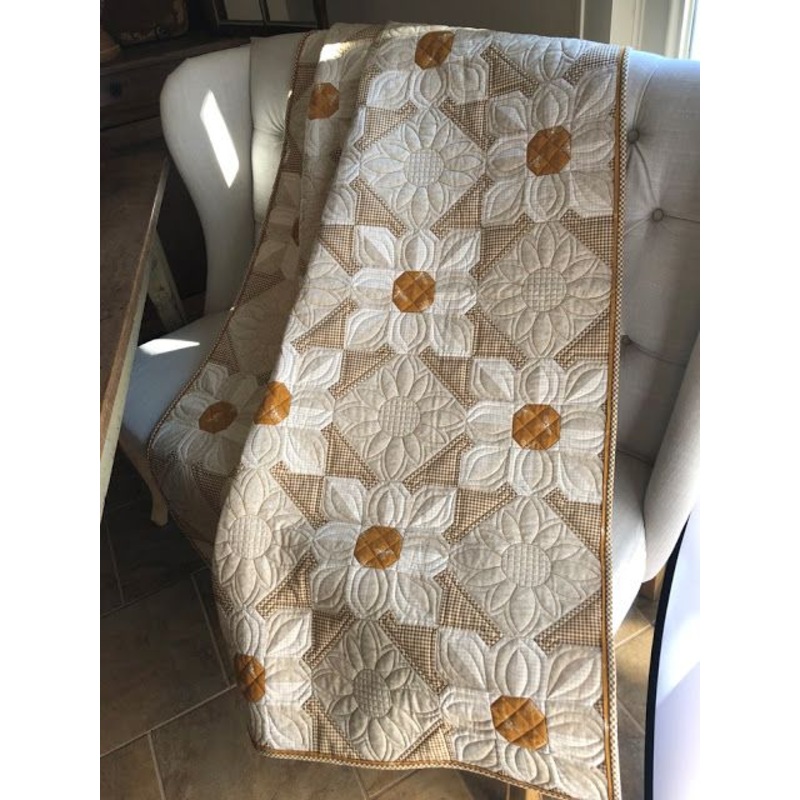 White Flower CLA04122384 Quilt Blanket
